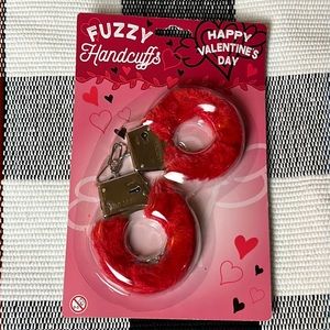 #H.CL.A.16.0 🦋$2 ADD ON•Fuzzy Handcuffs